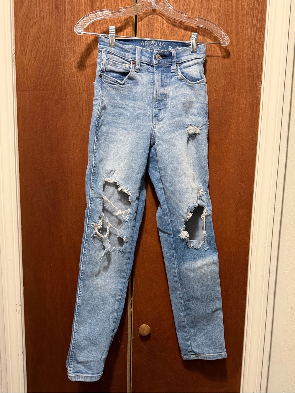 Arizona Jean Company Light Blue Distressed Skinny Jeans